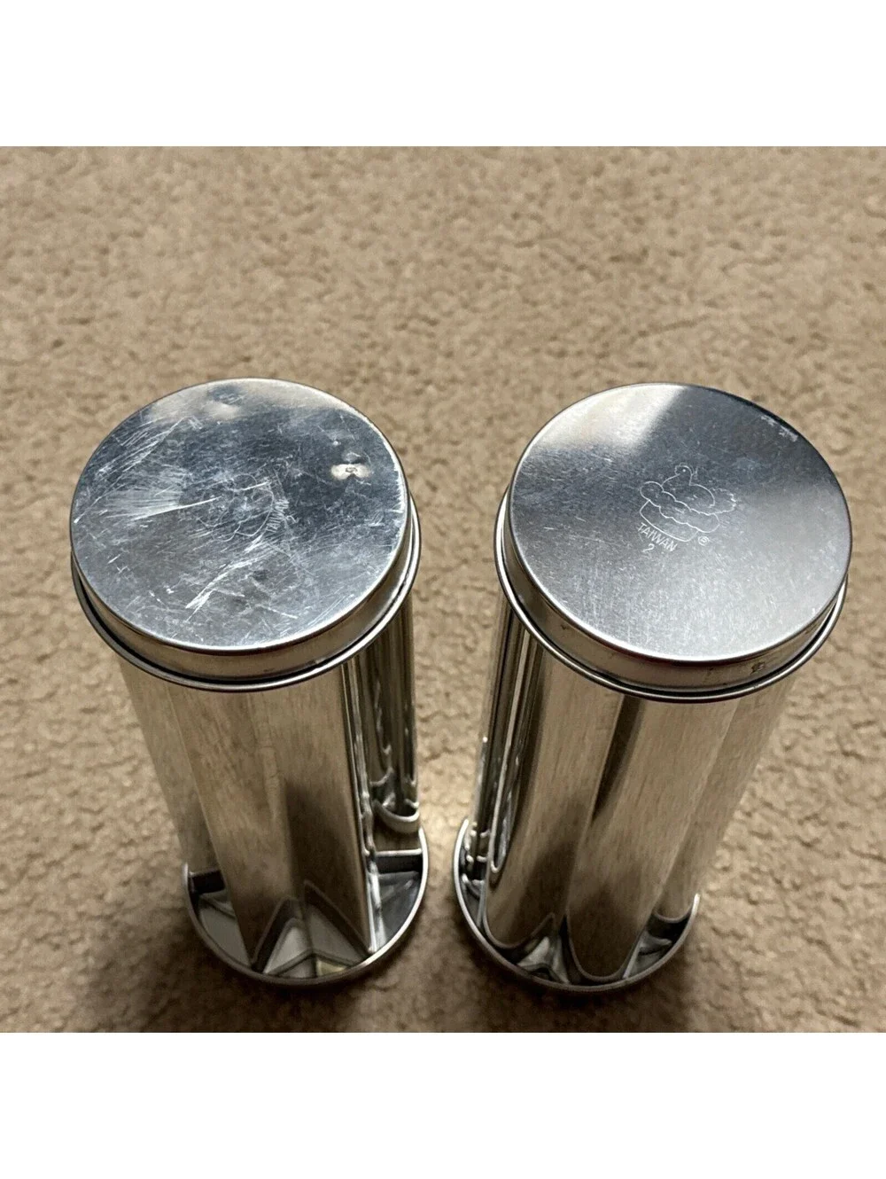 2 The Pampered Chef Bread Tubes Star and Flower